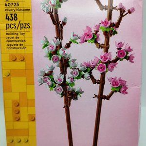 Cherry Blossom Lego 438 pcs (unopened slightly crushed box)